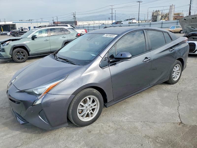 Фото 1 - TOYOTA PRIUS