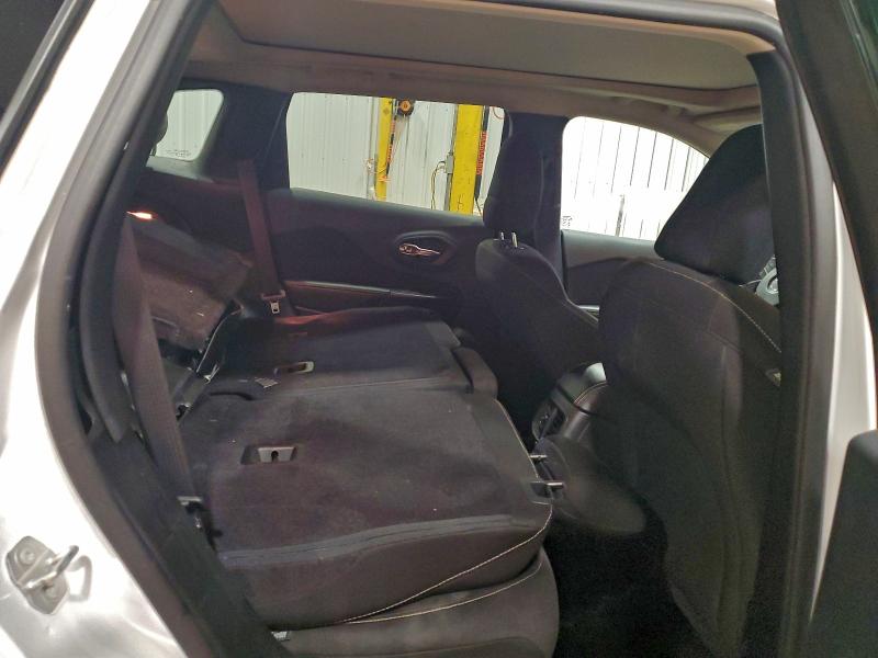 Фото 11 - JEEP GRAND CHER