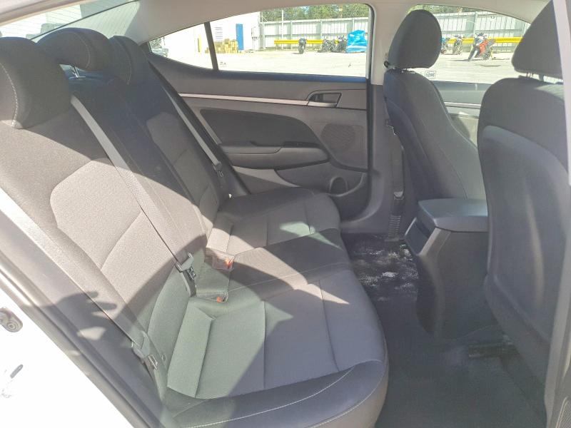 Фото 10 - HYUNDAI ELANTRA