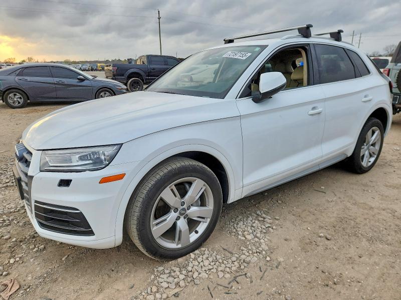 Фото 1 - AUDI Q5