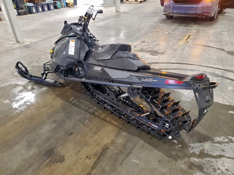 SKI-DOO SNOWMOBILE 2017