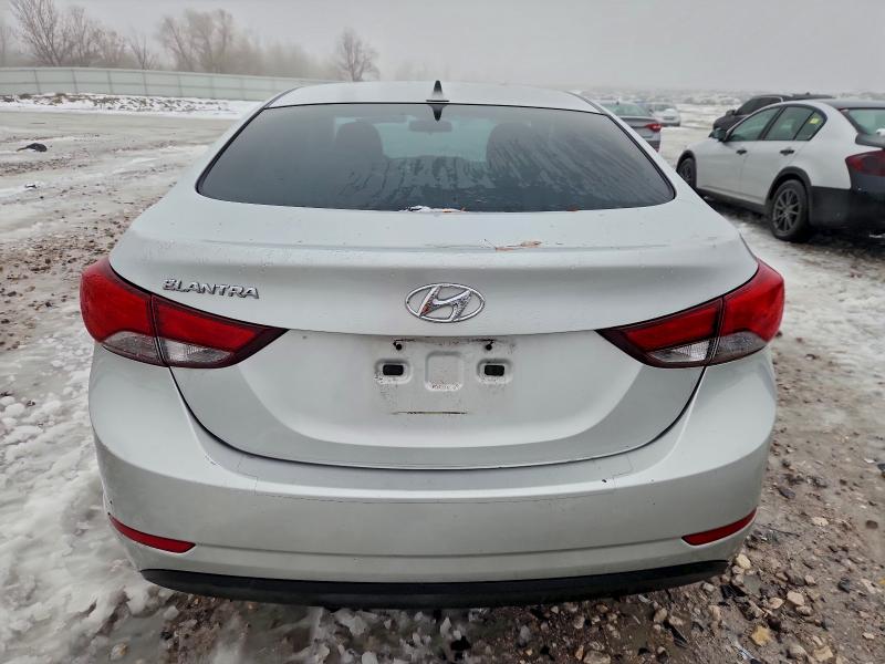Фото 6 - HYUNDAI ELANTRA
