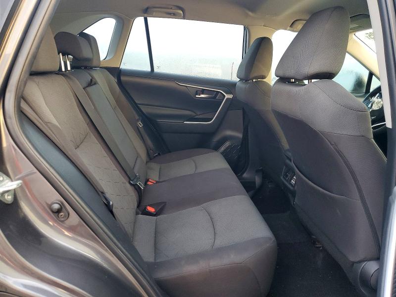 Фото 11 - TOYOTA RAV4