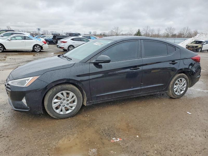 Фото 1 - HYUNDAI ELANTRA