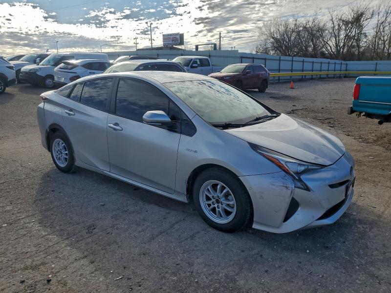 Фото 4 - TOYOTA PRIUS