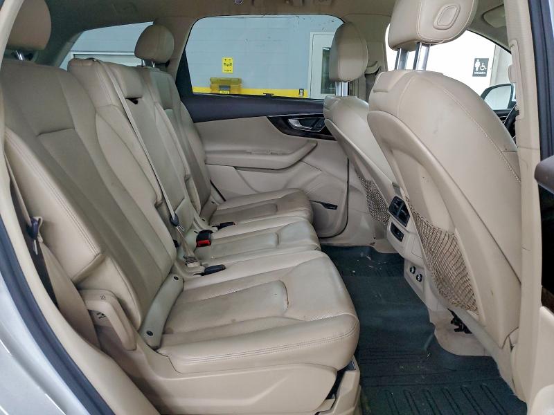 Фото 11 - AUDI Q7