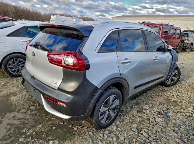 Фото 3 - KIA NIRO