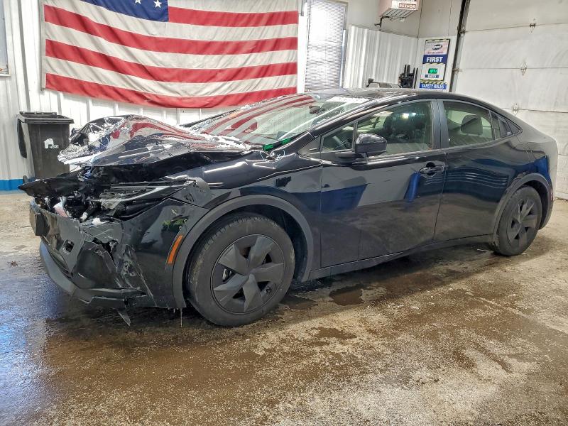 Фото 1 - TOYOTA PRIUS