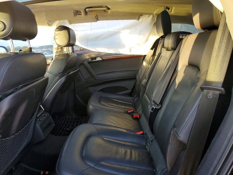 Фото 11 - AUDI Q7