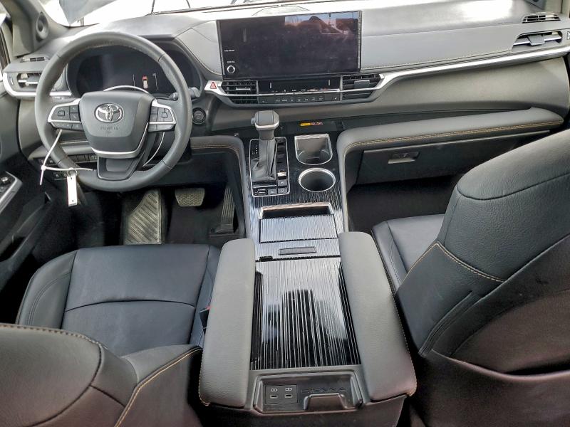 Фото 8 - TOYOTA SIENNA