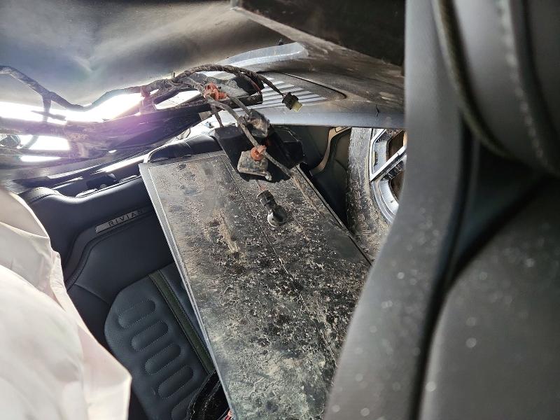 Фото 10 - RIVIAN RIT