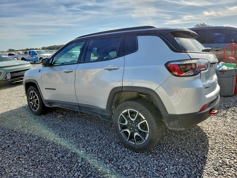 Фото 2 - JEEP COMPASS