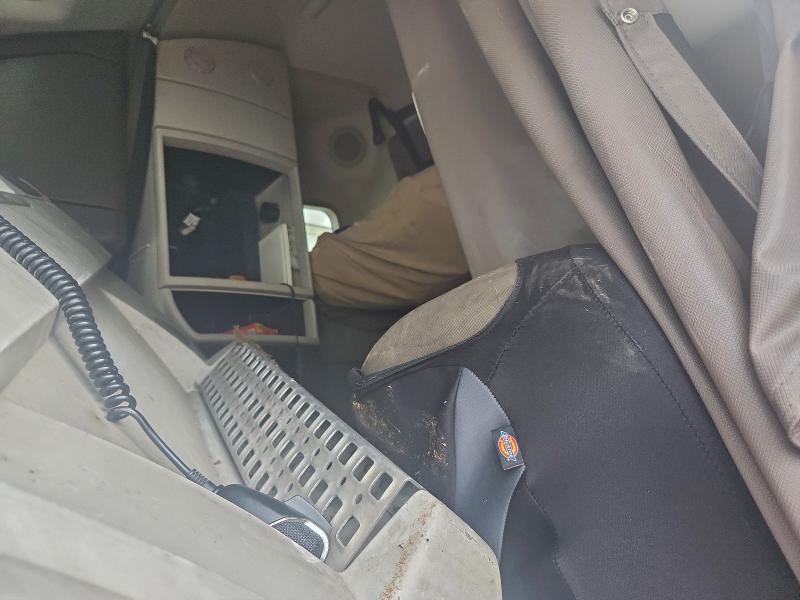 Фото 6 - VOLVO VN