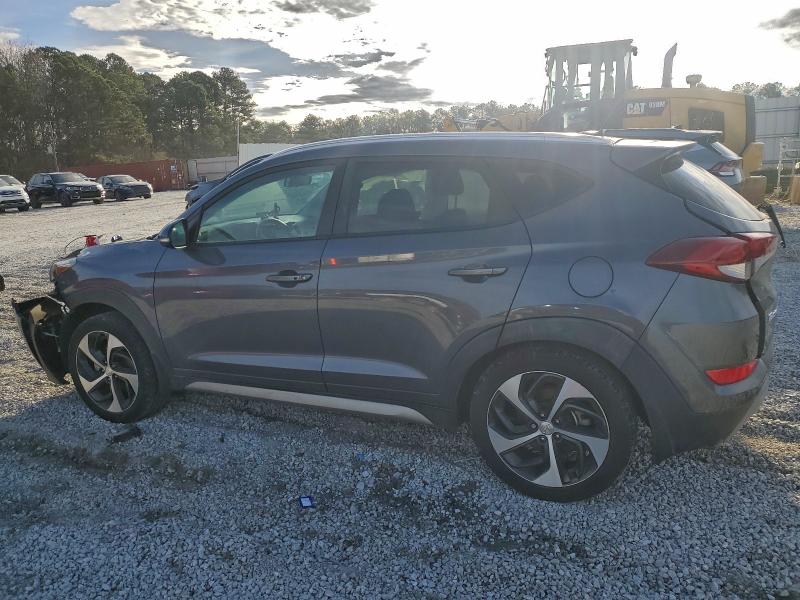 Фото 2 - HYUNDAI TUCSON