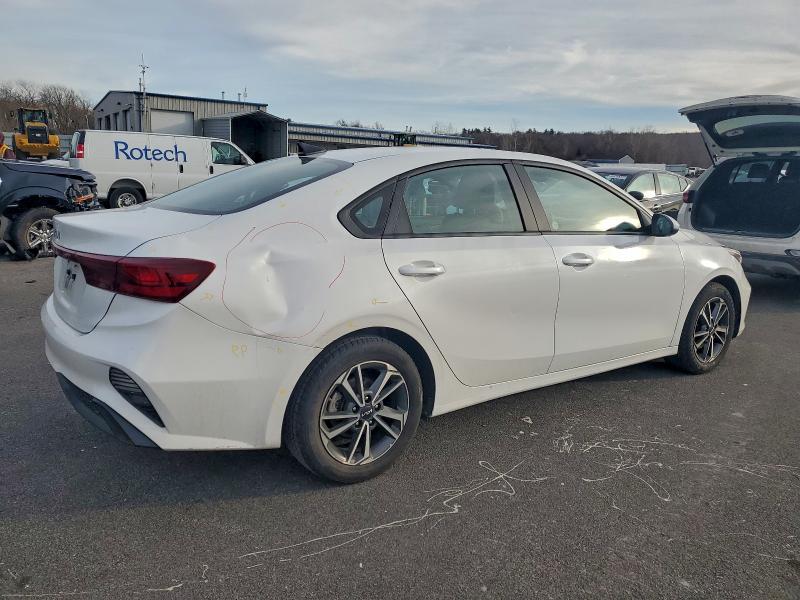 Фото 3 - KIA FORTE