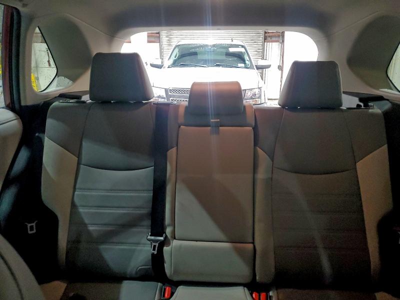 Фото 10 - TOYOTA RAV4