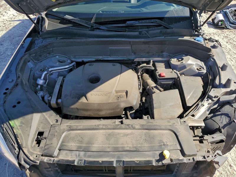 Фото 12 - VOLVO XC90