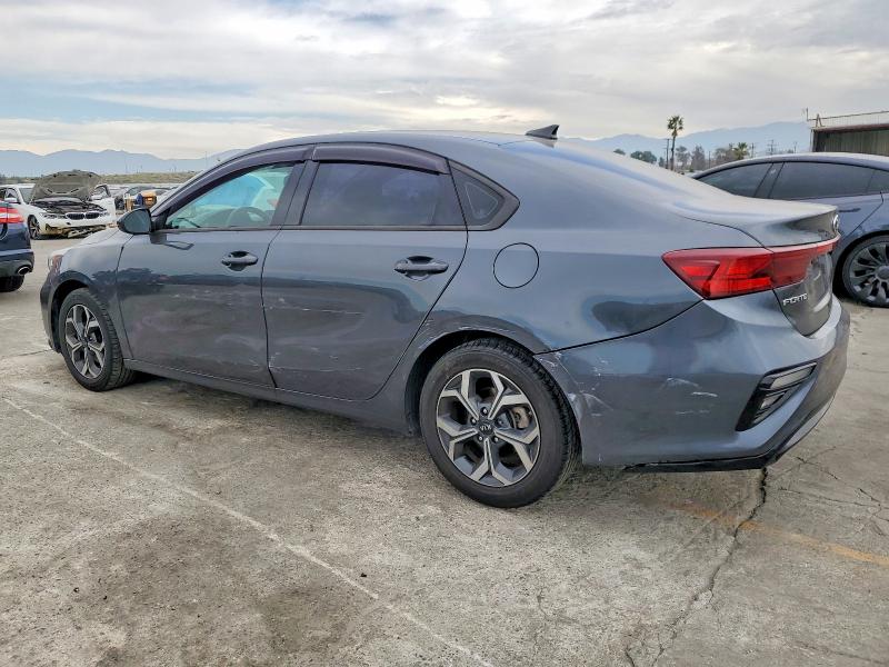 Фото 2 - KIA FORTE