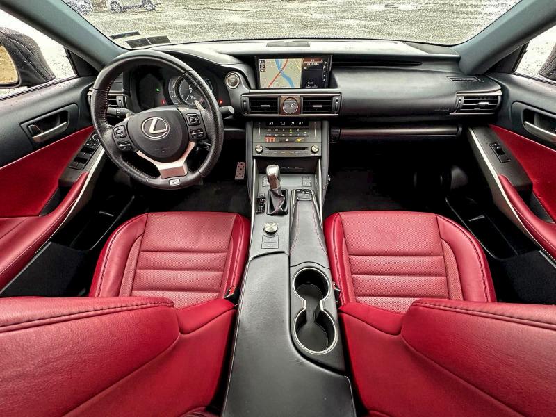 Фото 9 - LEXUS IS