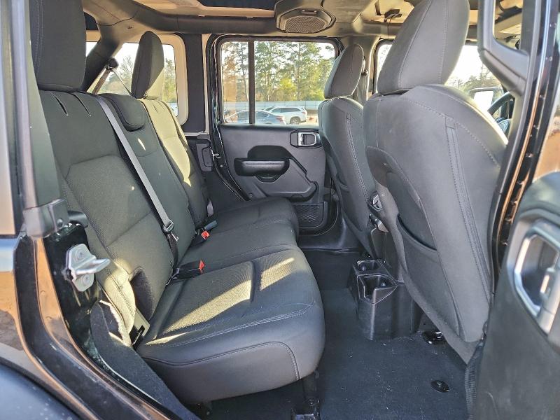 Фото 10 - JEEP WRANGLER