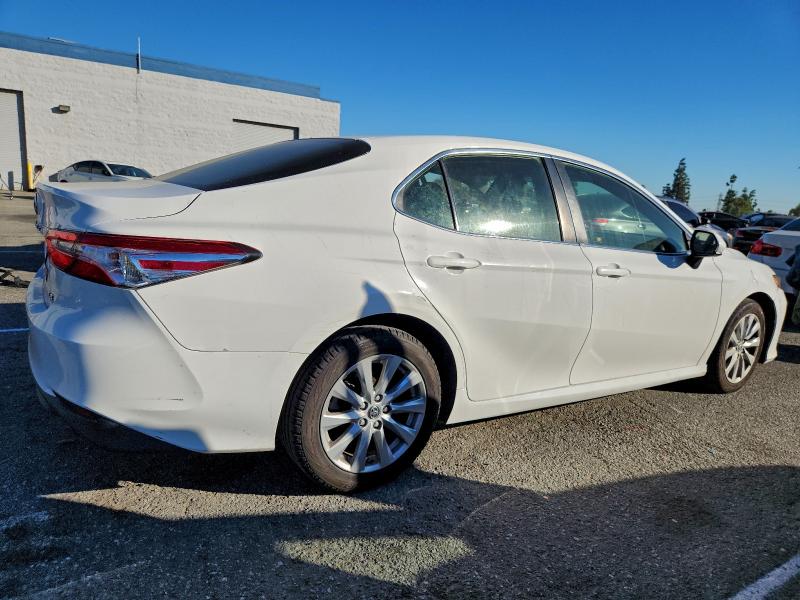 Фото 3 - TOYOTA CAMRY