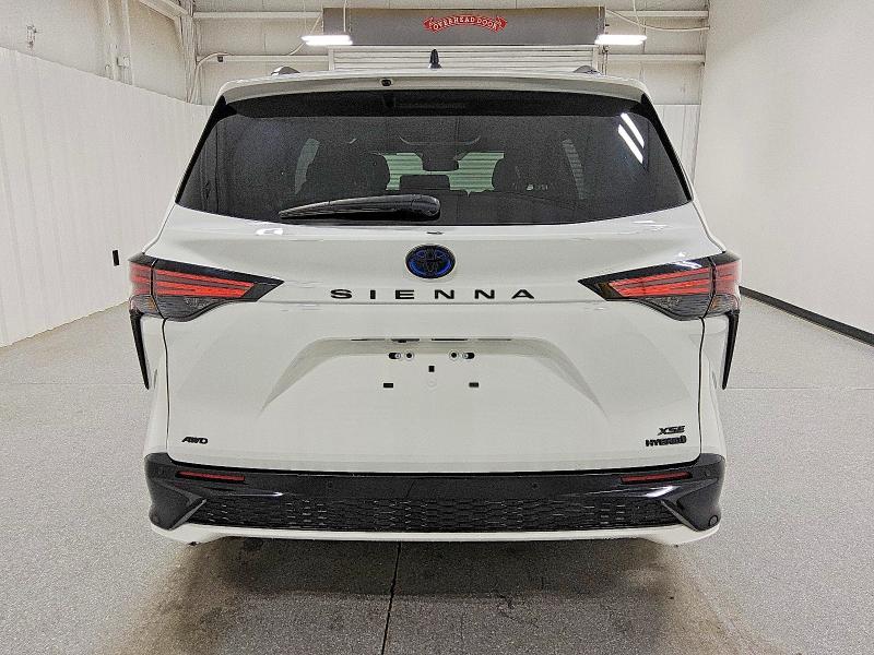 Фото 6 - TOYOTA SIENNA