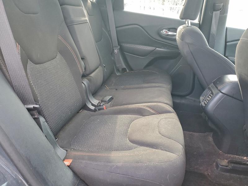 Фото 11 - JEEP GRAND CHER