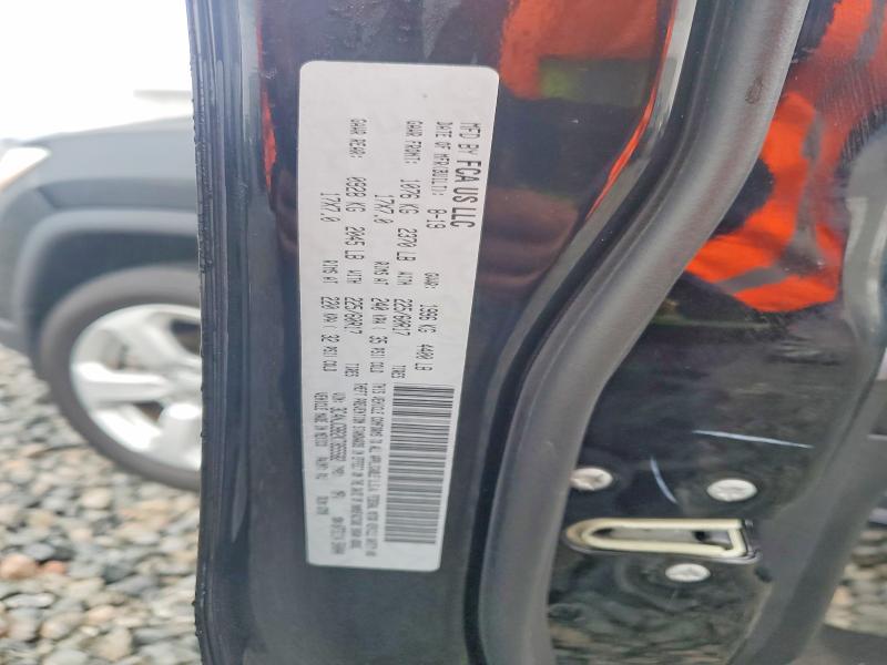 Фото 12 - JEEP COMPASS