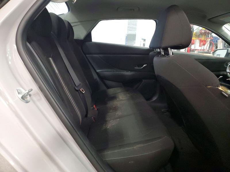 Фото 10 - HYUNDAI ELANTRA