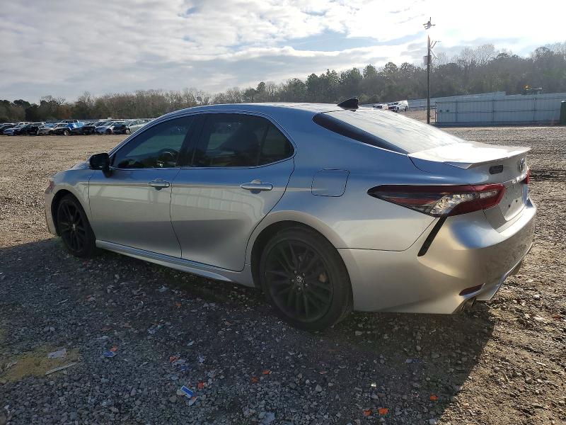 Фото 2 - TOYOTA CAMRY