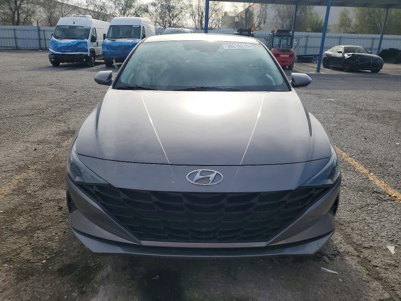 Фото 5 - HYUNDAI ELANTRA