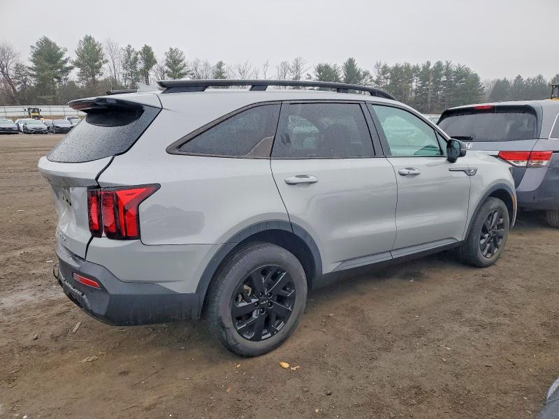 Фото 3 - KIA SORENTO