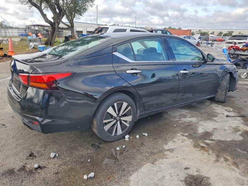 Фото 3 - NISSAN ALTIMA