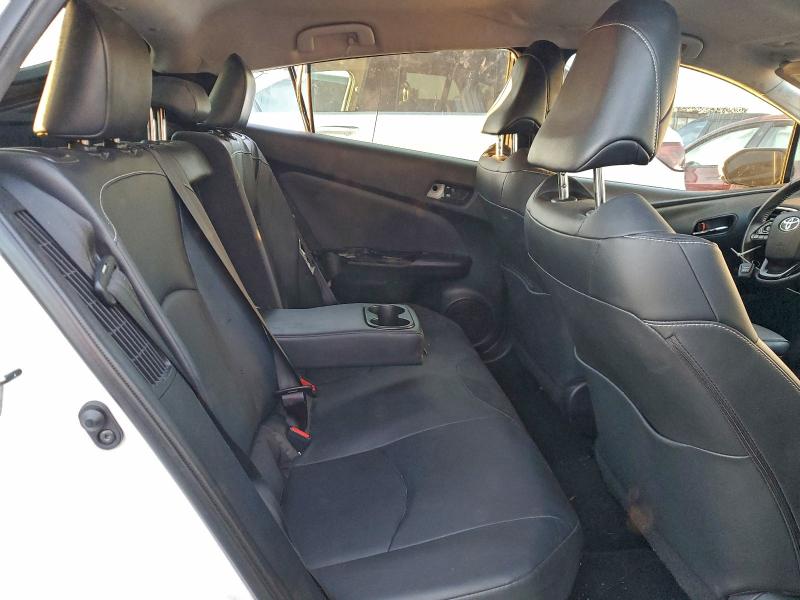 Фото 10 - TOYOTA PRIUS