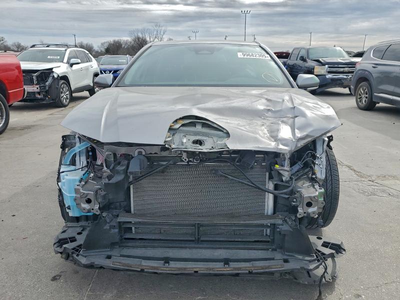 Фото 5 - TOYOTA CAMRY