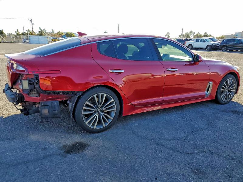 Фото 3 - KIA STINGER