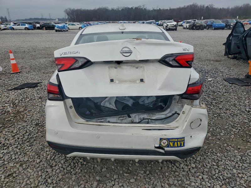 Фото 6 - NISSAN VERSA