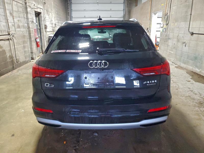 Фото 6 - AUDI Q3