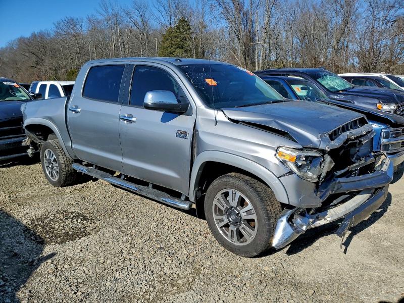 Фото 4 - TOYOTA TUNDRA