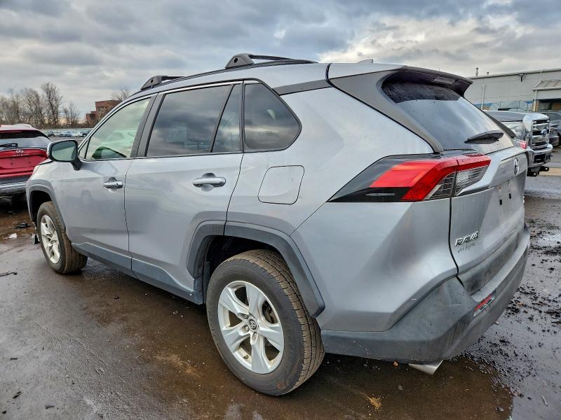Фото 2 - TOYOTA RAV4
