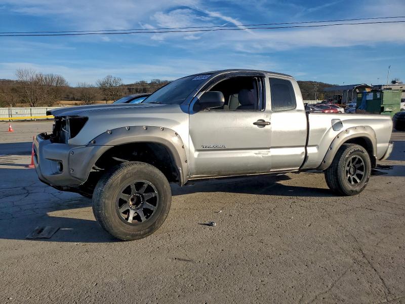 Фото 1 - TOYOTA TACOMA