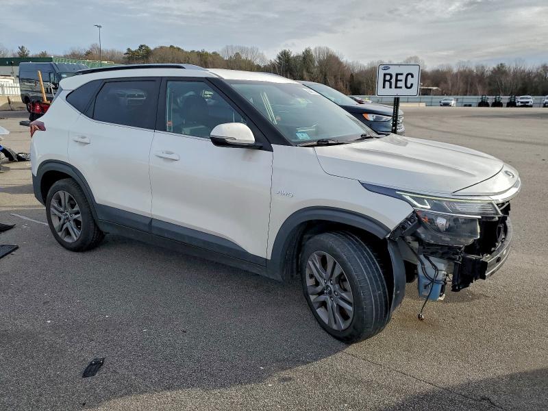 Фото 4 - KIA SELTOS