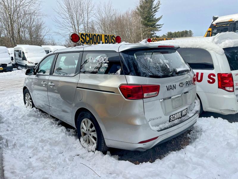 Фото 3 - KIA SEDONA