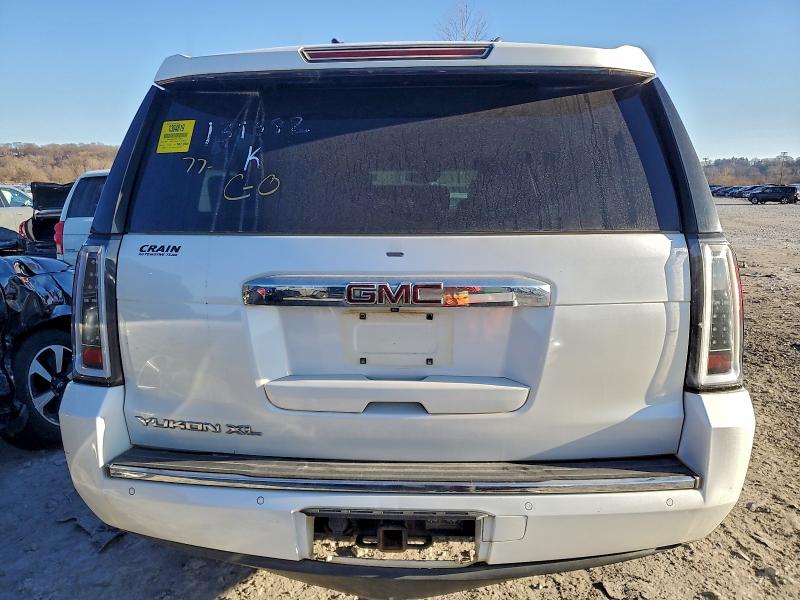 Фото 6 - GMC YUKON