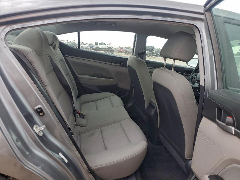 Фото 10 - HYUNDAI ELANTRA