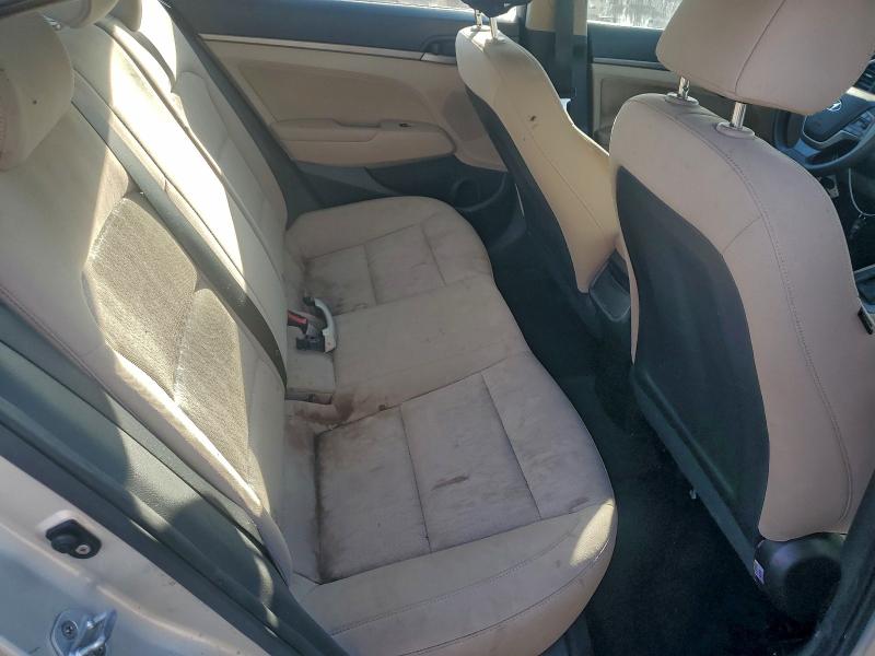 Фото 10 - HYUNDAI ELANTRA