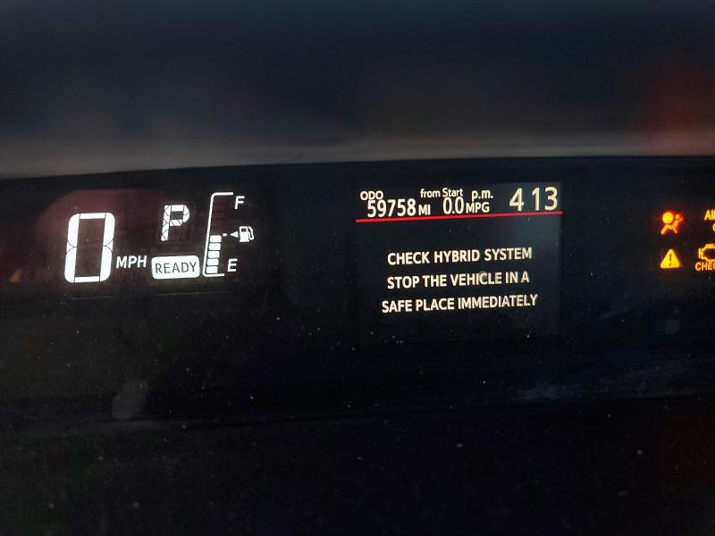 Фото 9 - TOYOTA PRIUS