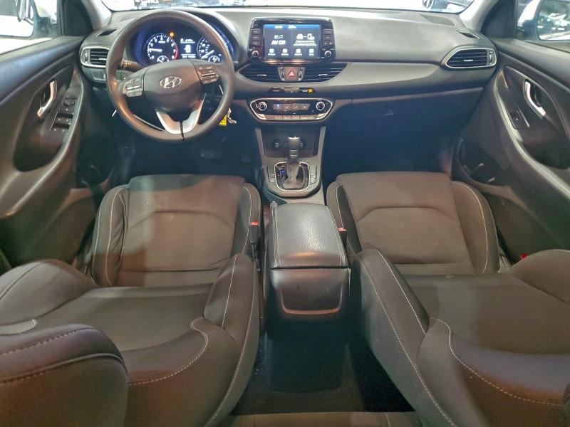 Фото 8 - HYUNDAI ELANTRA