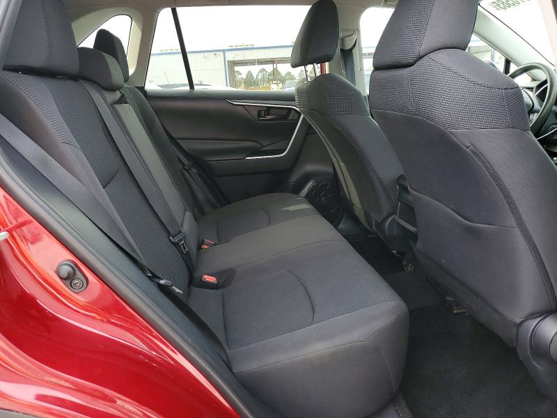 Фото 11 - TOYOTA RAV4