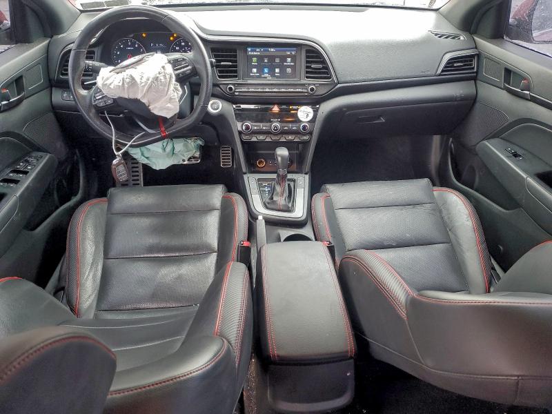 Фото 8 - HYUNDAI ELANTRA